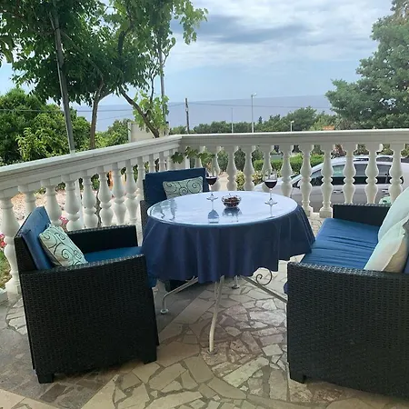 Neda Апартаменты *