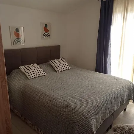 Neda Apartman Primosten