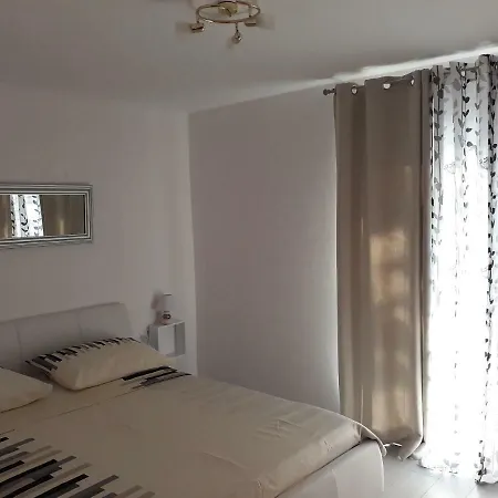 Neda Apartment